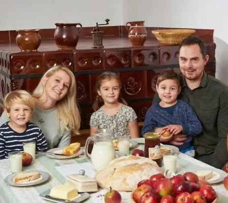 Apartma Lesjak - Pobeg V Naravo 2 Фермерский дом *