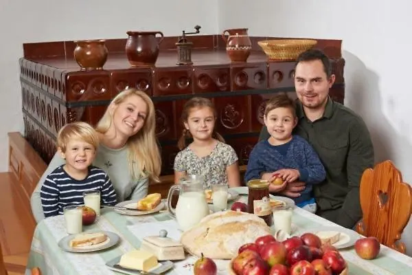 Apartma Lesjak - Pobeg V Naravo 2 Bivanje na kmetiji *